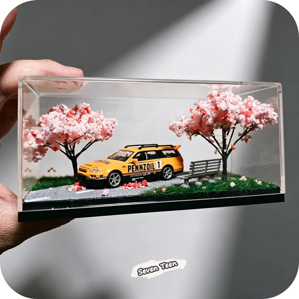 1:64 Cherry Blossom Scene Acrylic Display Box Home Decor Stand Mini Ornament Shooting Scene Boys Collection Gift